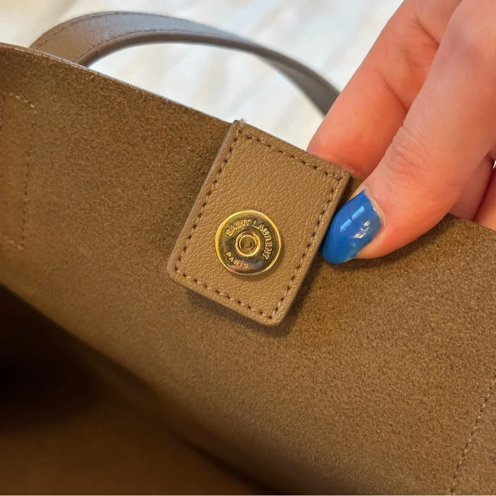 Saint Laurent East West Tote - Picture 14 of 16